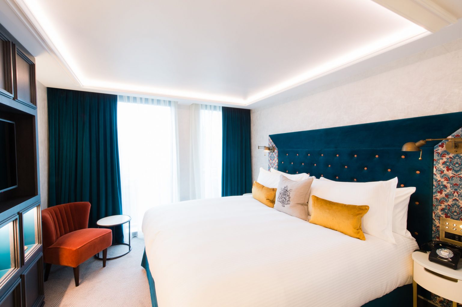 Luxurious Superior Bedroom at Vintry & Mercer